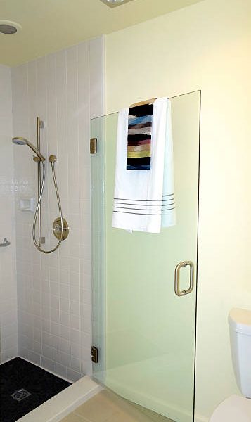 Quels sont les avantages d’une douche plain-pied ?